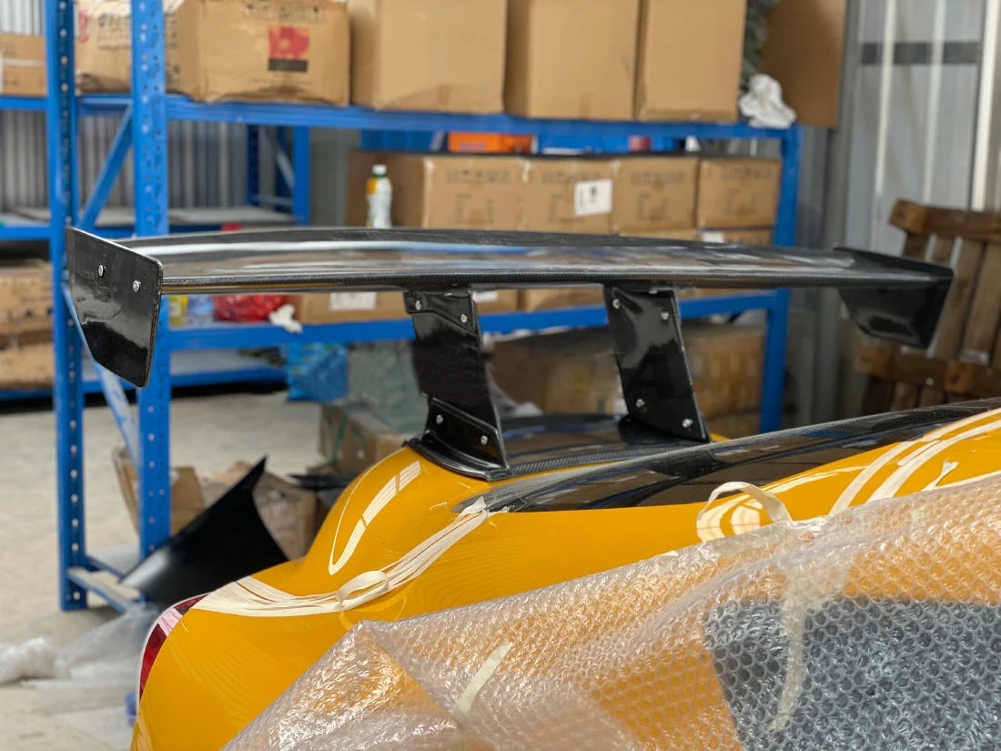 Auto Parts V Style Carbon Fiber Rear Spoiler Rear Wing for Supra A90 MKV